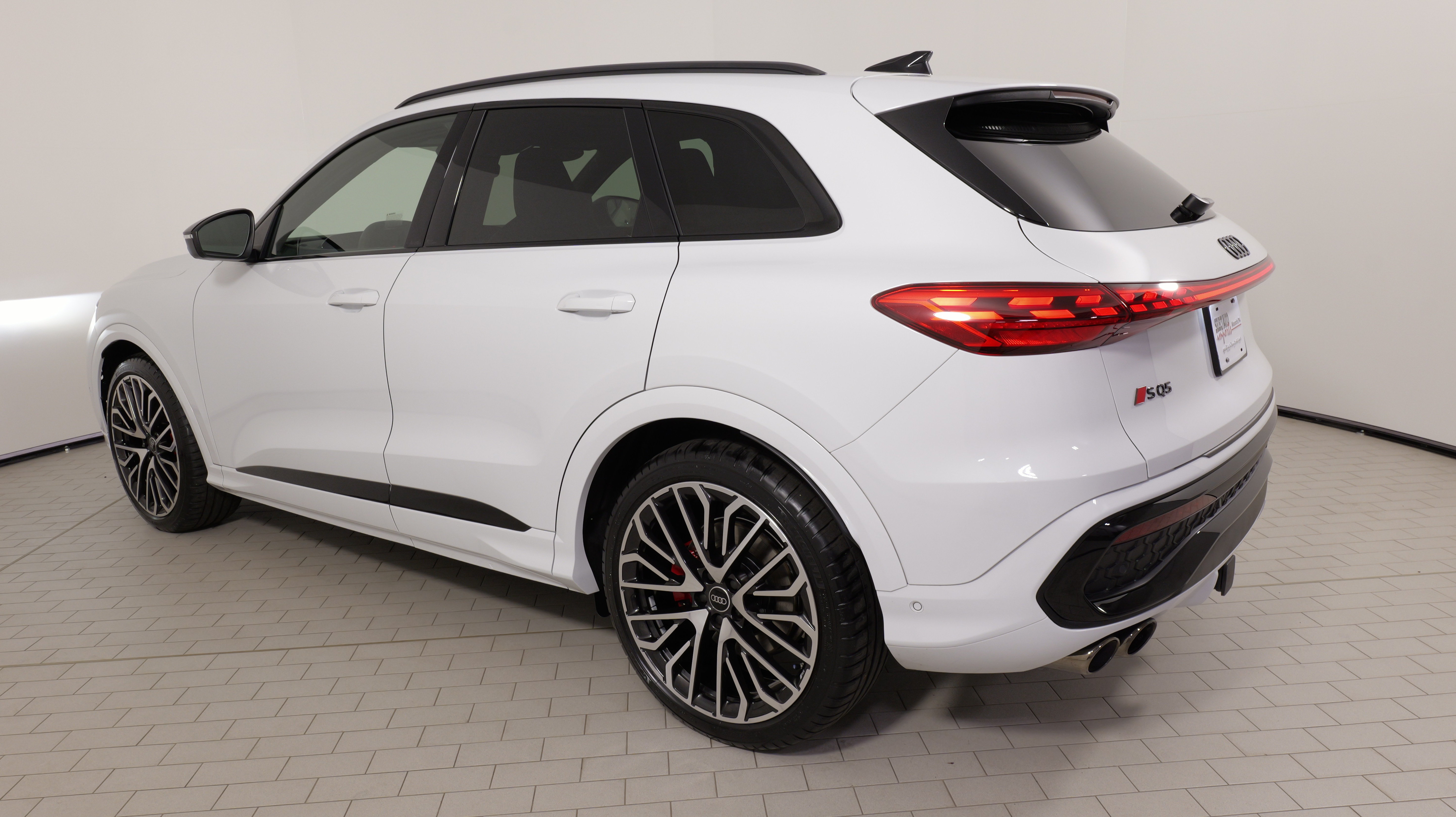 Used 2025 Audi SQ5 Premium Plus AWD/4WD image 16