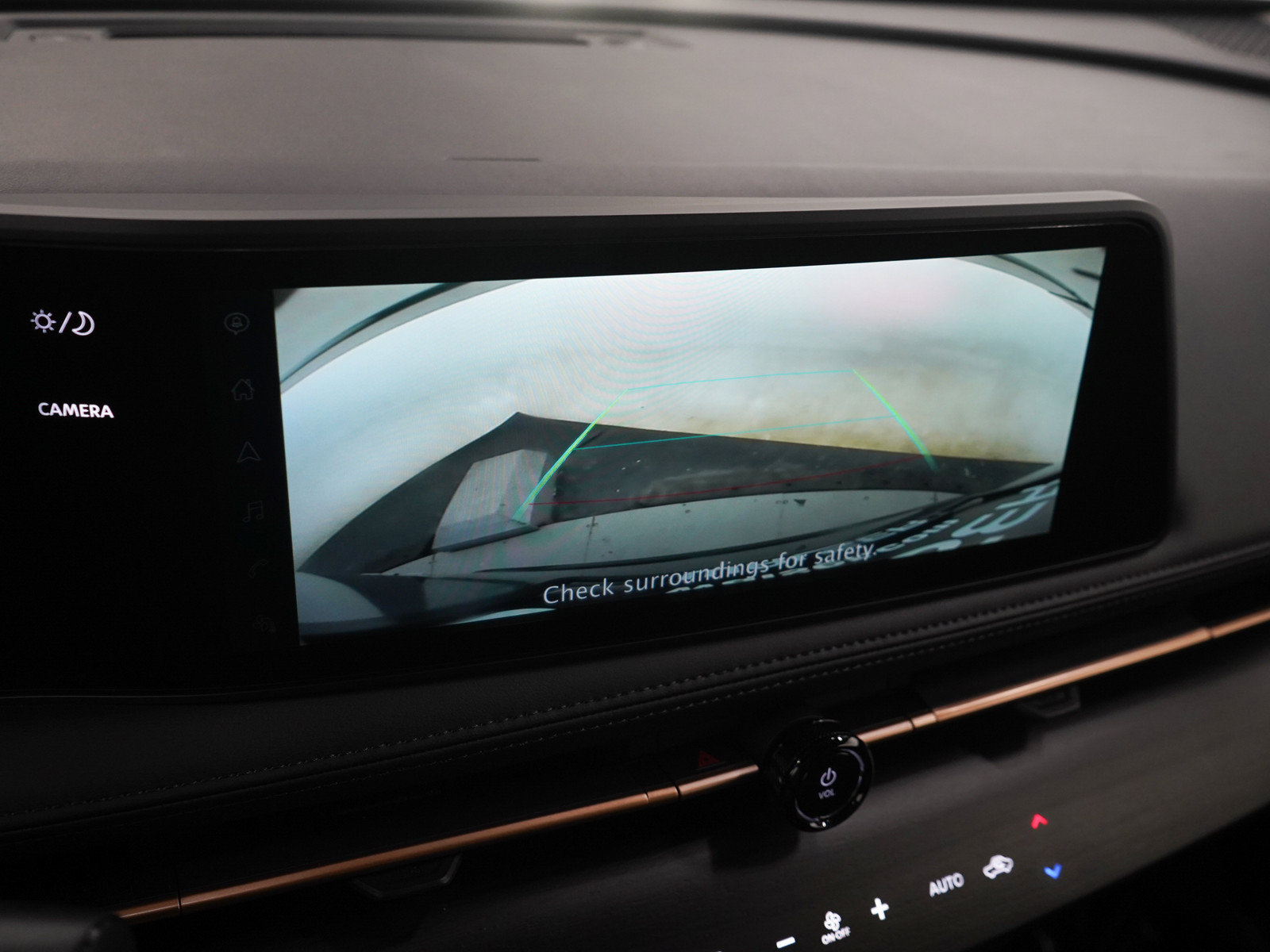 Used 2025 Nissan Ariya FWD image 21