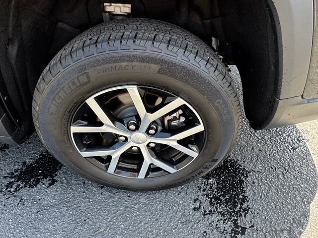 Used 2023 Jeep Grand Cherokee L Limited AWD/4WD image 51