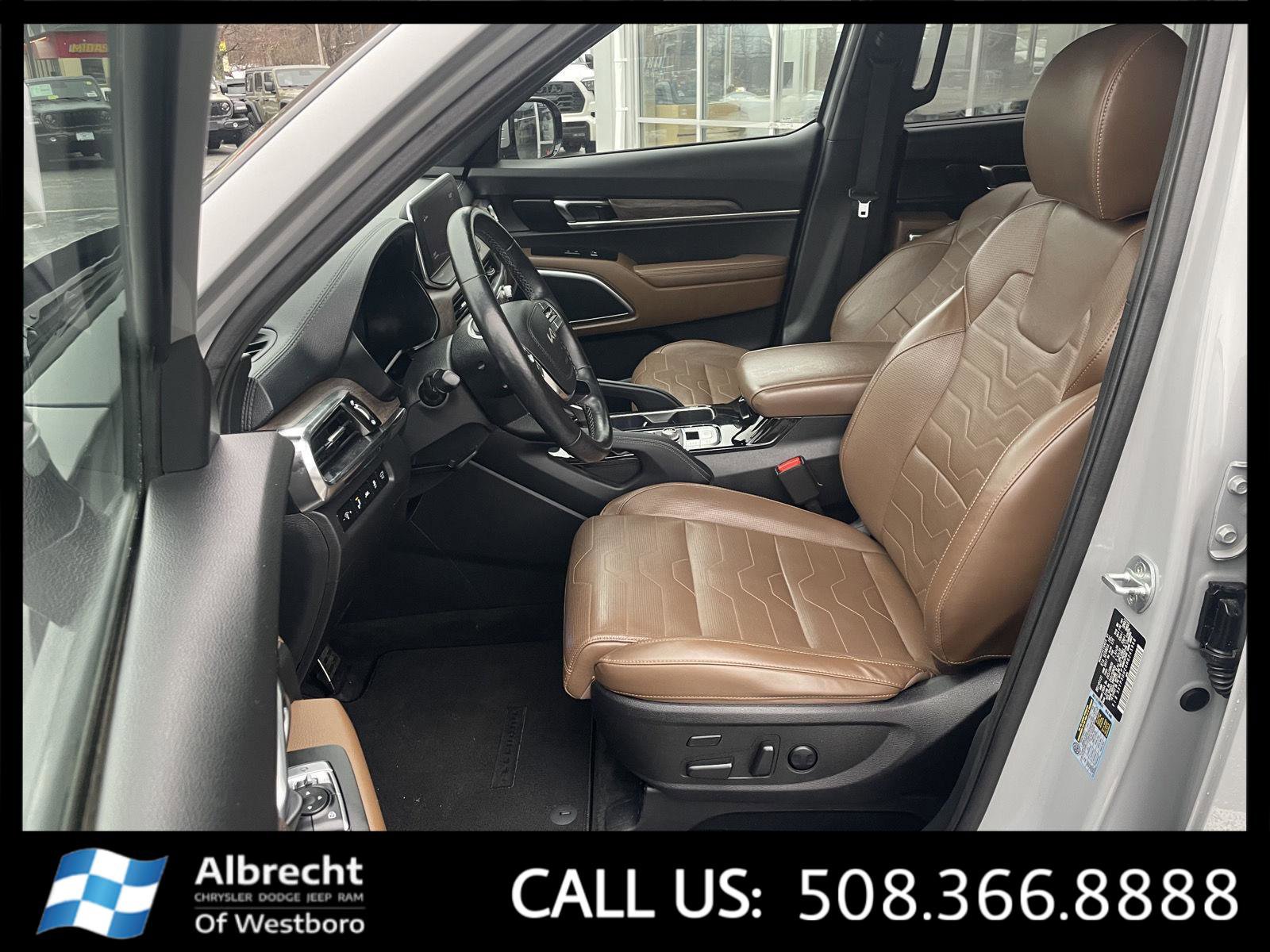 Used 2022 Kia Telluride SX w/ SX Prestige Package image 10