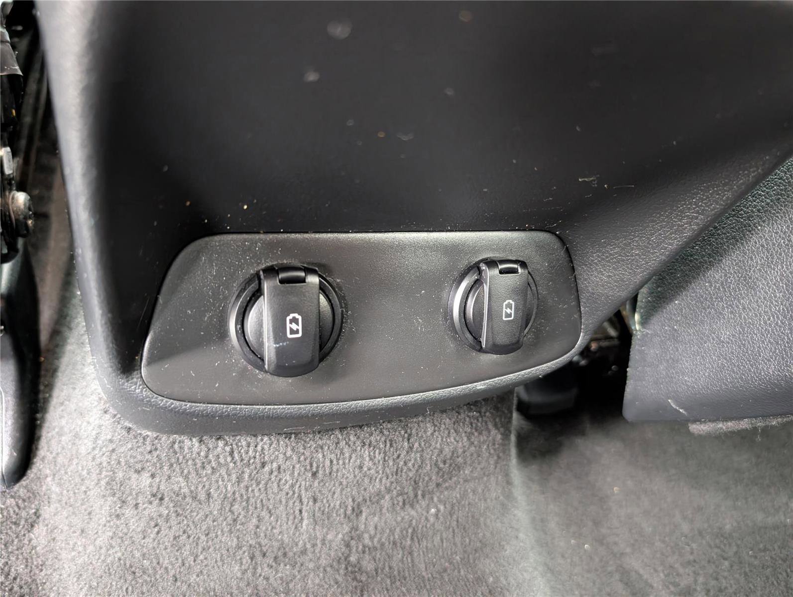 Used 2020 Hyundai Santa Fe SE image 14