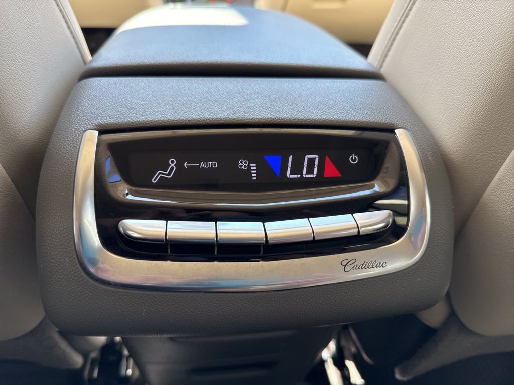 Used 2021 Cadillac XT6 Premium Luxury w/ LPO, Floor Liner Package image 39