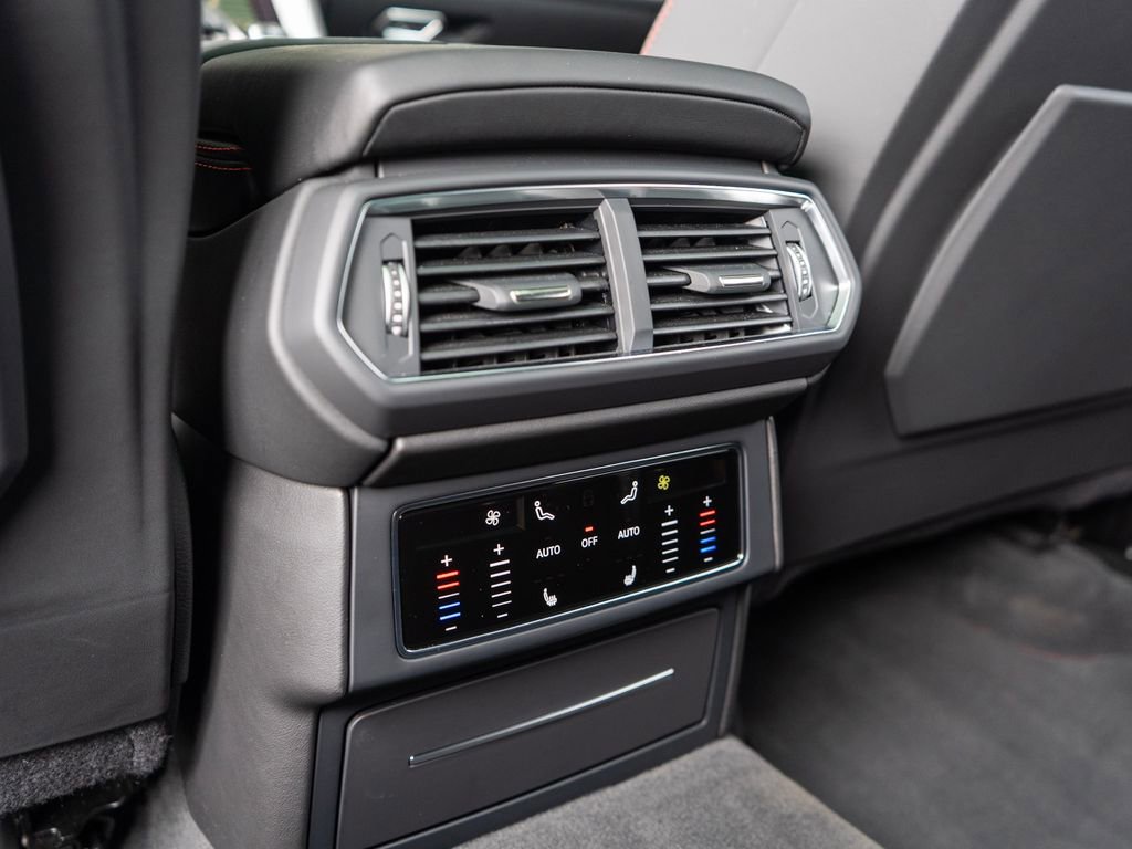 Used 2021 Lamborghini Urus image 26