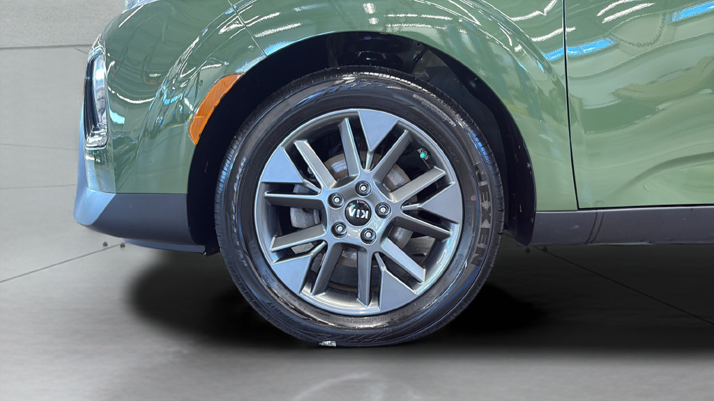 Used 2020 Kia Soul EX FWD image 28