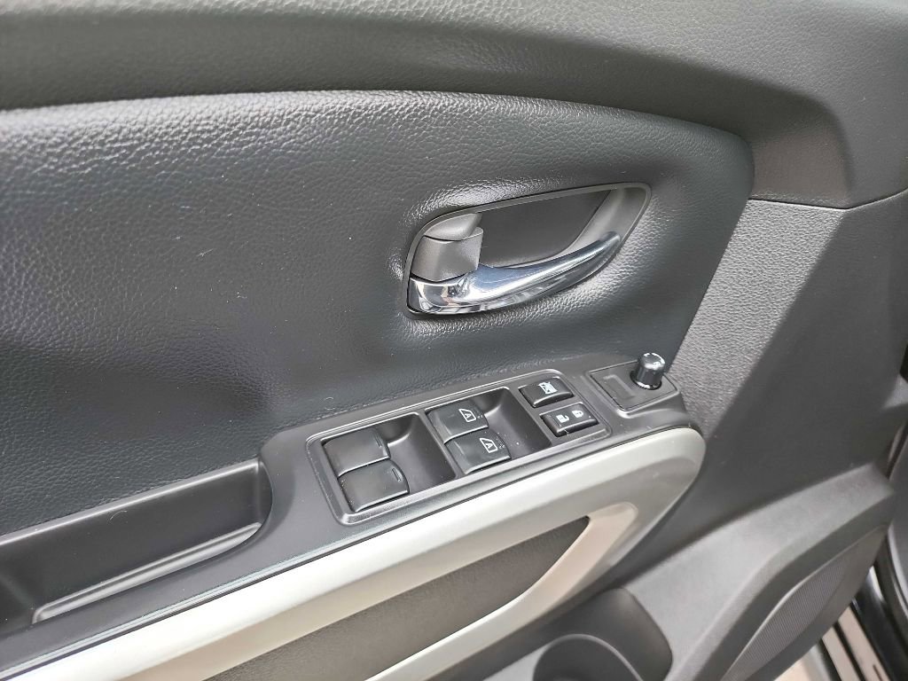 Used 2021 Nissan Titan SV w/ SV Convenience Package image 19