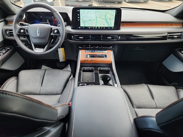 New 2025 Lincoln Aviator Black Label w/ Jet Appearance Package image 11