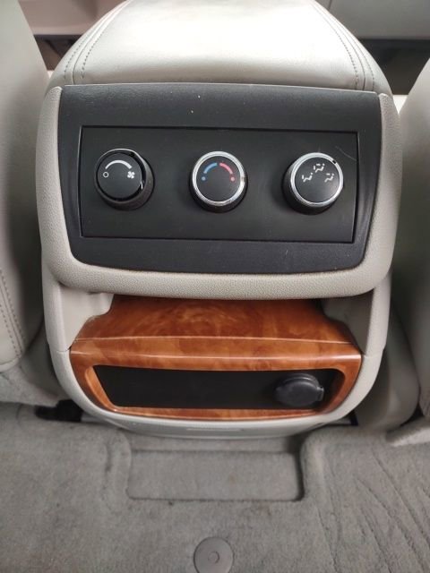 Used 2008 Saturn Outlook XR w/ Premium Trim Package image 25