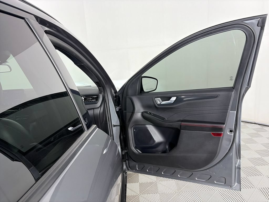 Certified 2024 Ford Escape ST-Line AWD/4WD image 30