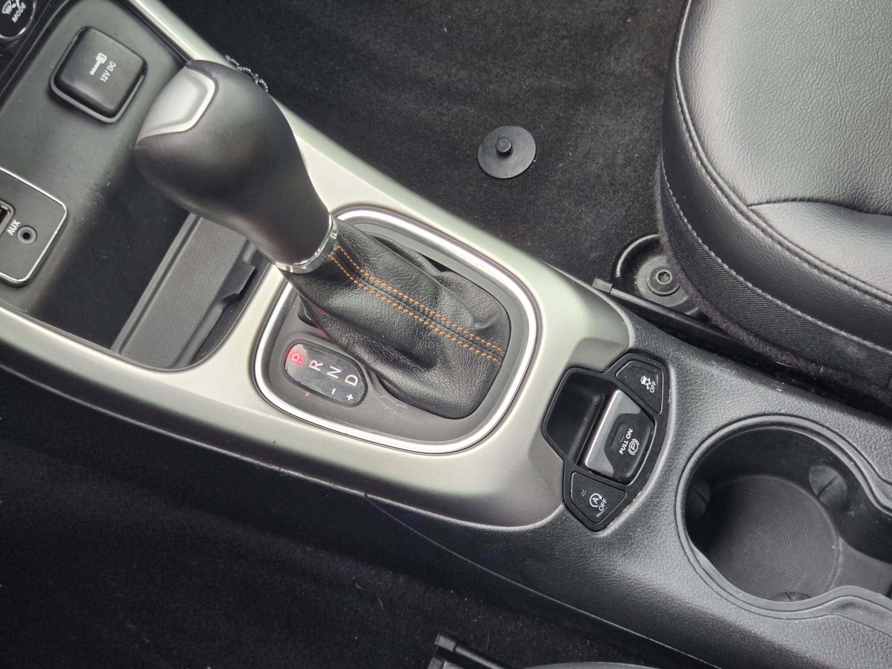 Used 2017 Jeep Compass Latitude w/ Popular Equipment Group FWD image 16