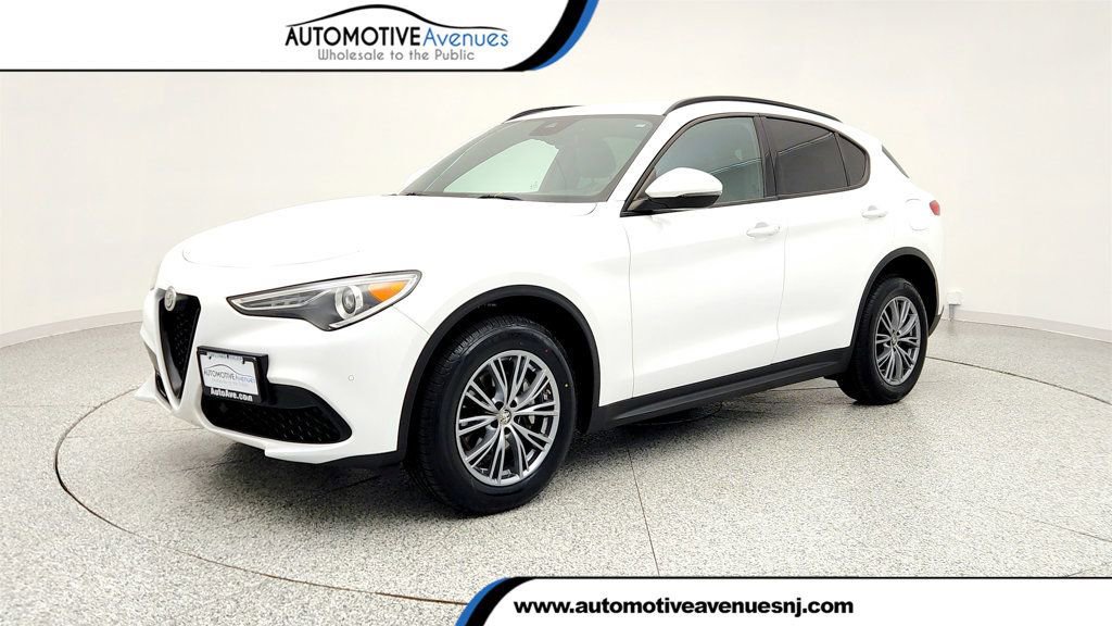 Used 2022 Alfa Romeo Stelvio Sprint image 1