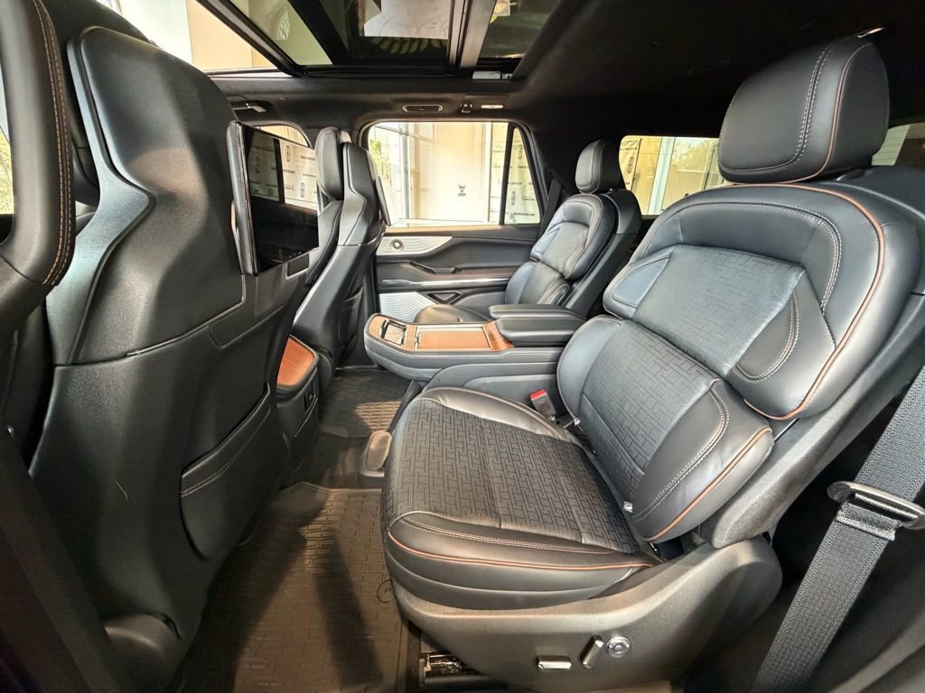 New 2025 Lincoln Navigator Black Label AWD/4WD image 21
