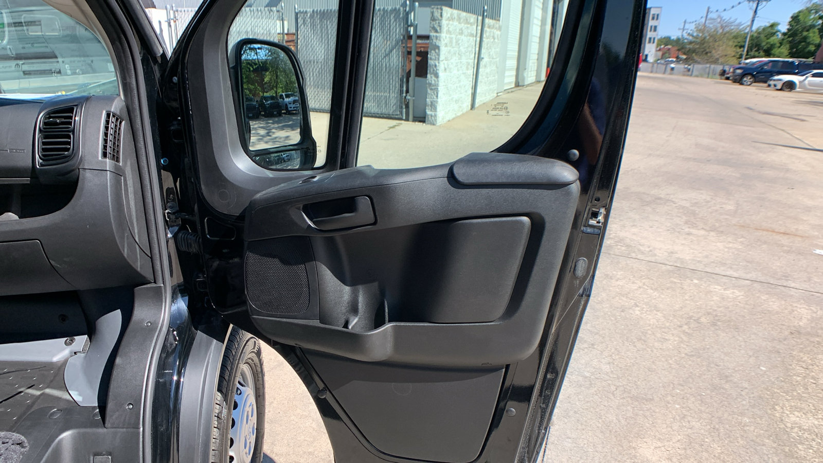New 2026 RAM ProMaster 2500 w/ Premium Convenience Group FWD image 23