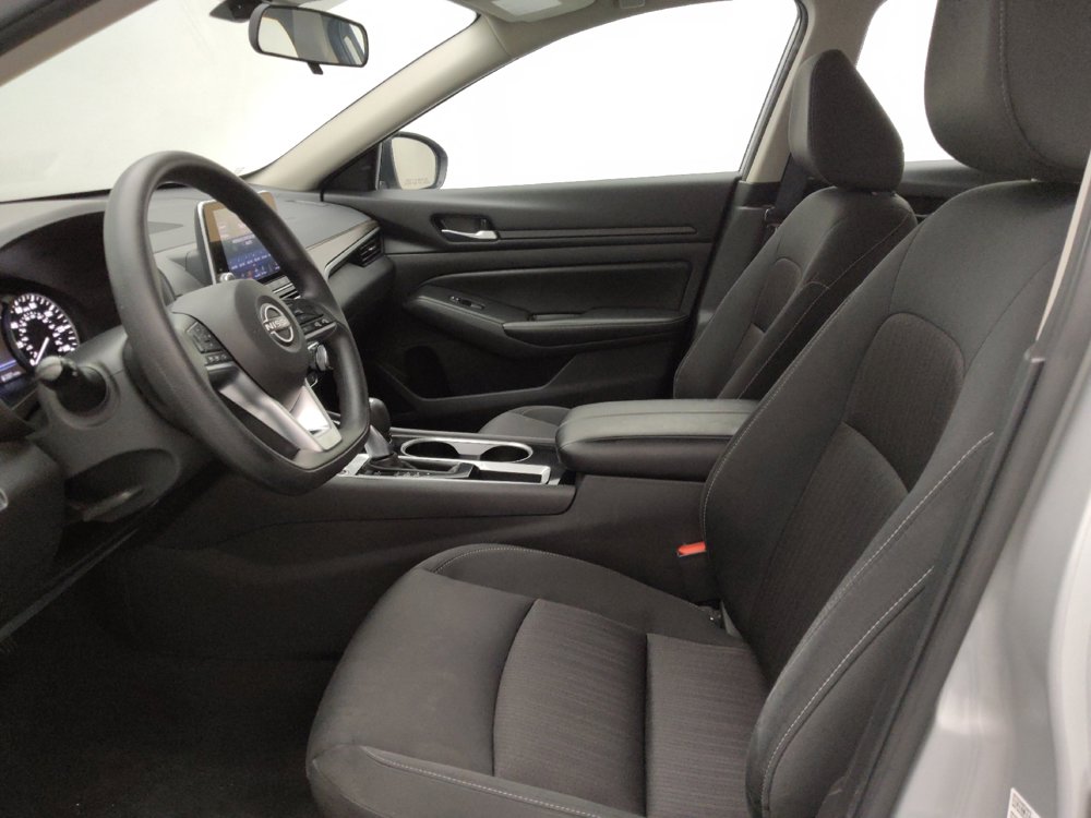 Used 2024 Nissan Altima 2.5 SV image 17