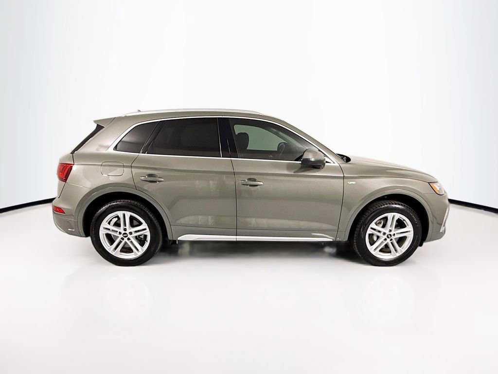 Used 2023 Audi Q5 e Premium Plus w/ Premium Plus Package image 4
