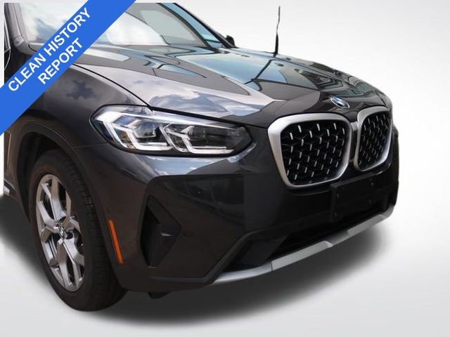 Used 2025 BMW X4 xDrive30i image 3
