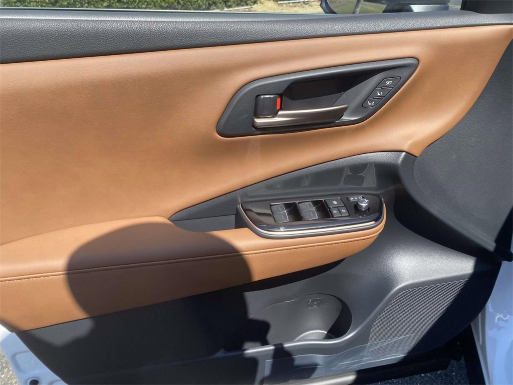 New 2025 Toyota Crown Signia image 17