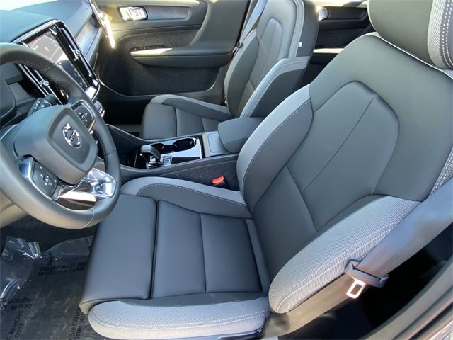 New 2025 Volvo EX40 Core w/ Climate Package image 21