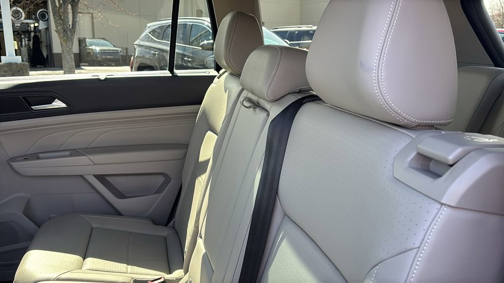 Used 2023 Volkswagen Atlas SE image 26