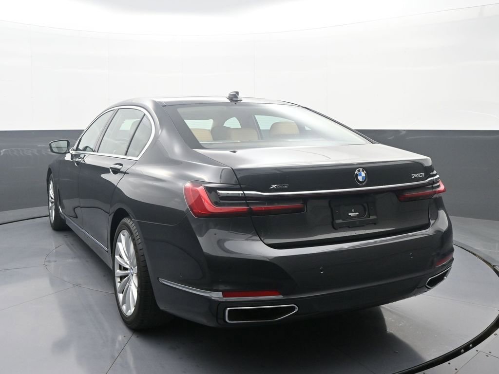 Used 2022 BMW 740i xDrive w/ Premium Package image 6