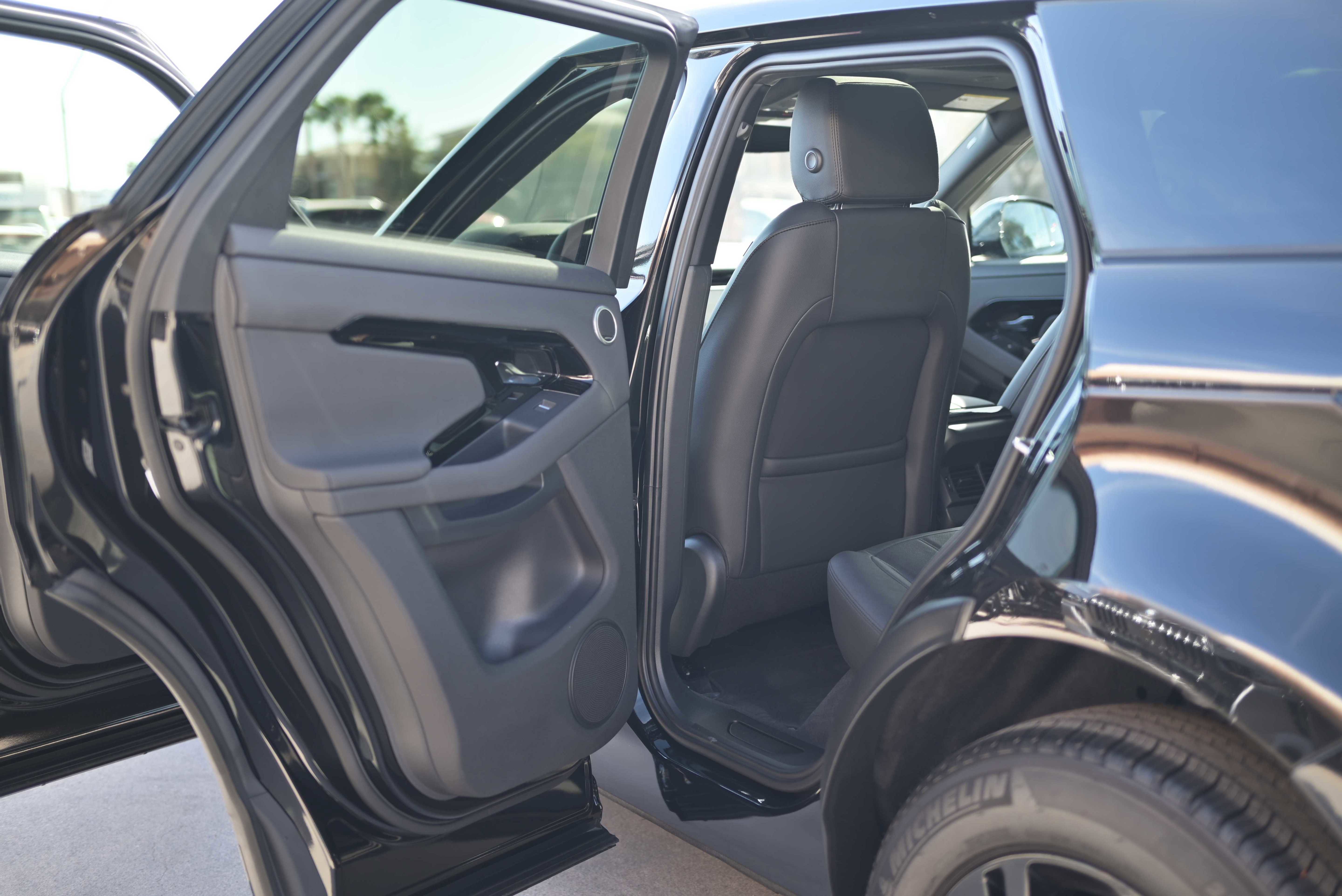 Used 2026 Land Rover Range Rover Evoque S image 9