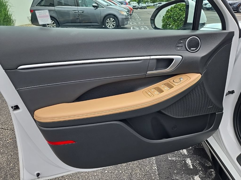 Certified 2025 Hyundai Sonata Limited FWD image 28