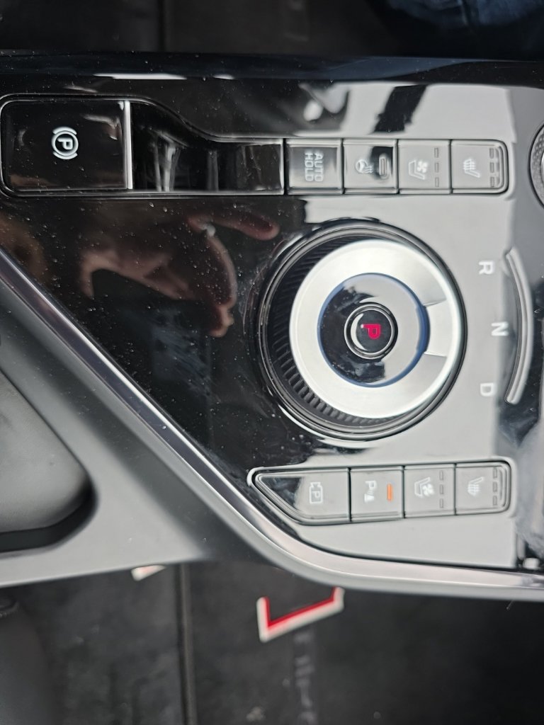 Certified 2025 Kia Niro Wave w/ Wave Preserve Package FWD image 15