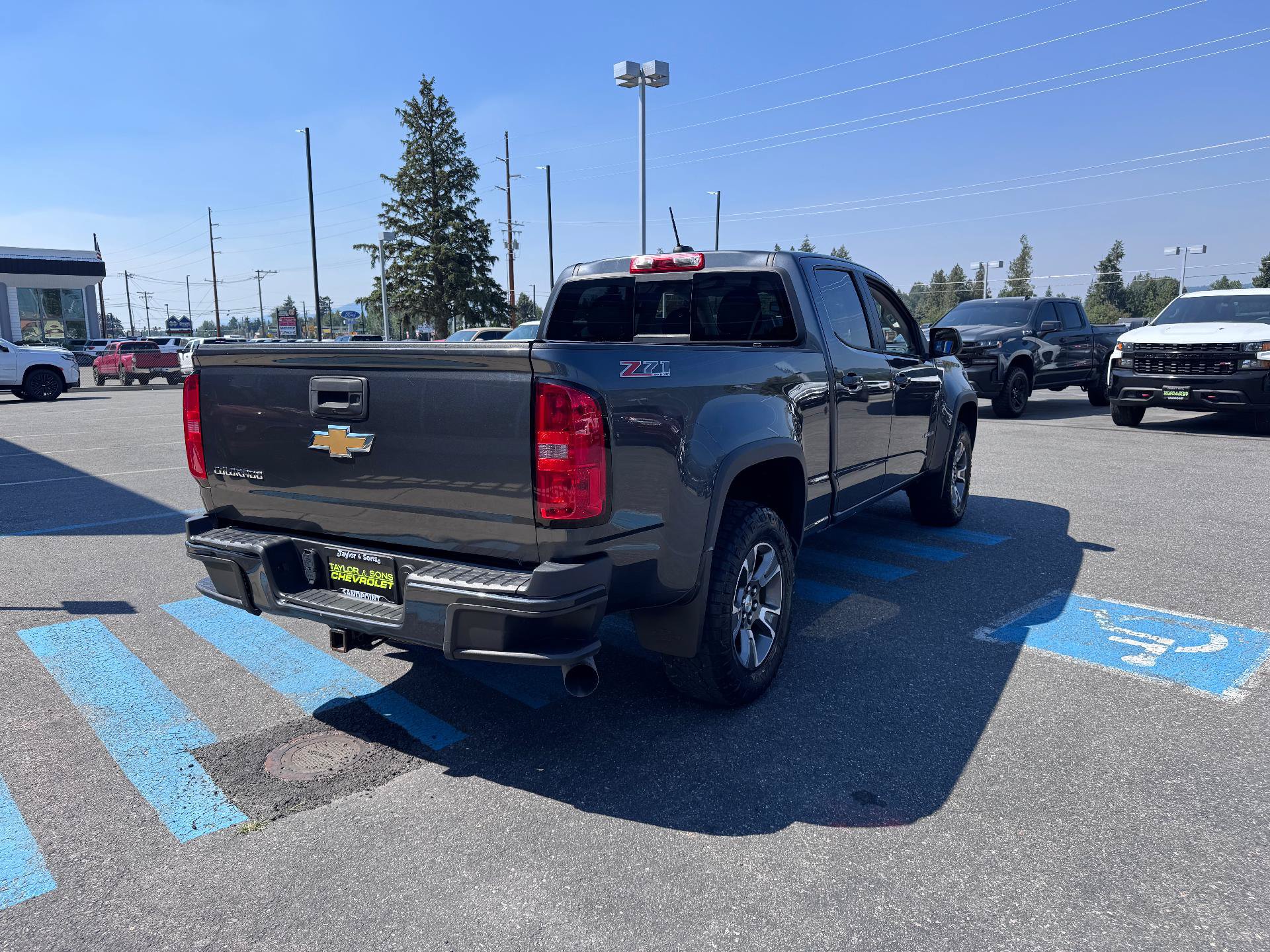 Used 2016 Chevrolet Colorado Z71 AWD/4WD image 7