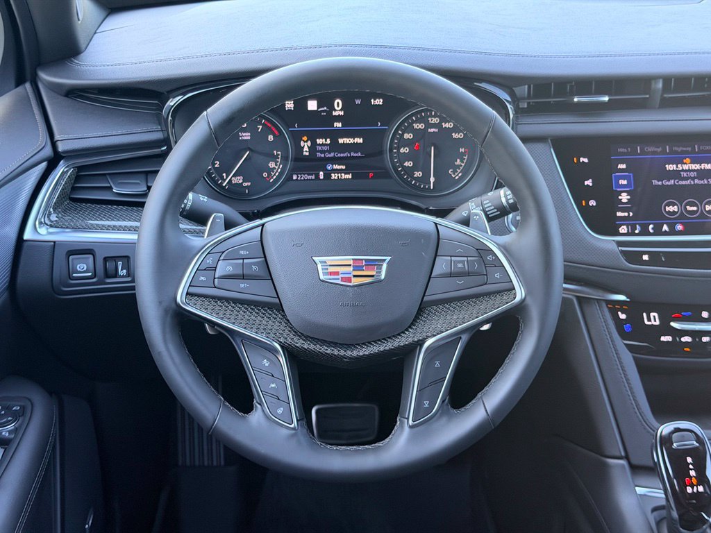 New 2026 Cadillac XT5 Sportv w/ LPO, Floor Liner Package AWD/4WD image 17