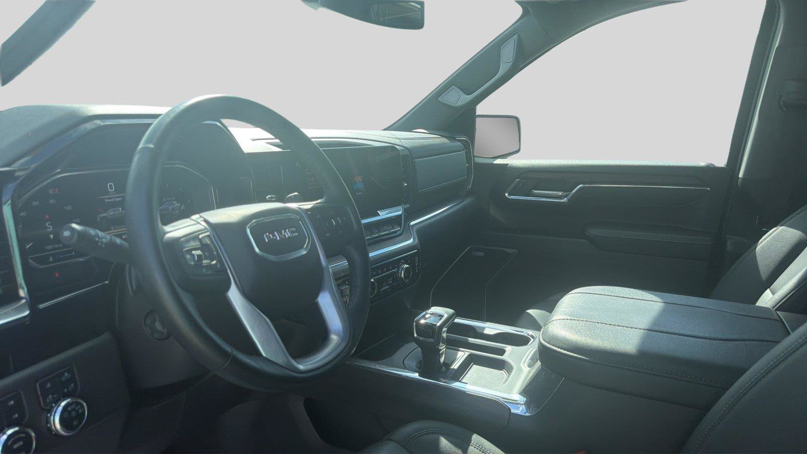Used 2024 GMC Sierra 1500 SLT w/ SLT Premium Plus Package AWD/4WD image 17