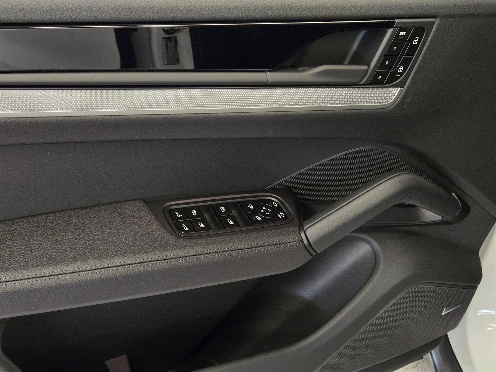 New 2025 Porsche Cayenne image 14