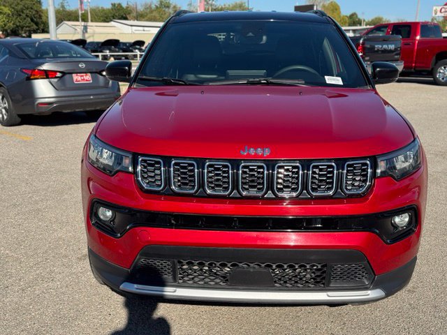 Used 2025 Jeep Compass Limited AWD/4WD image 2