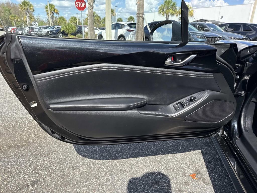 Used 2025 MAZDA MX-5 Miata RF Grand Touring image 13