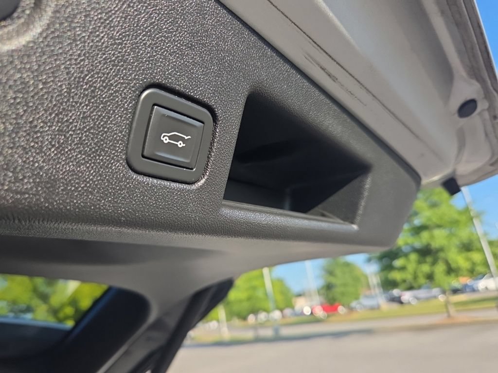 Used 2020 Chevrolet Equinox LT w/ Sport Edition FWD image 56