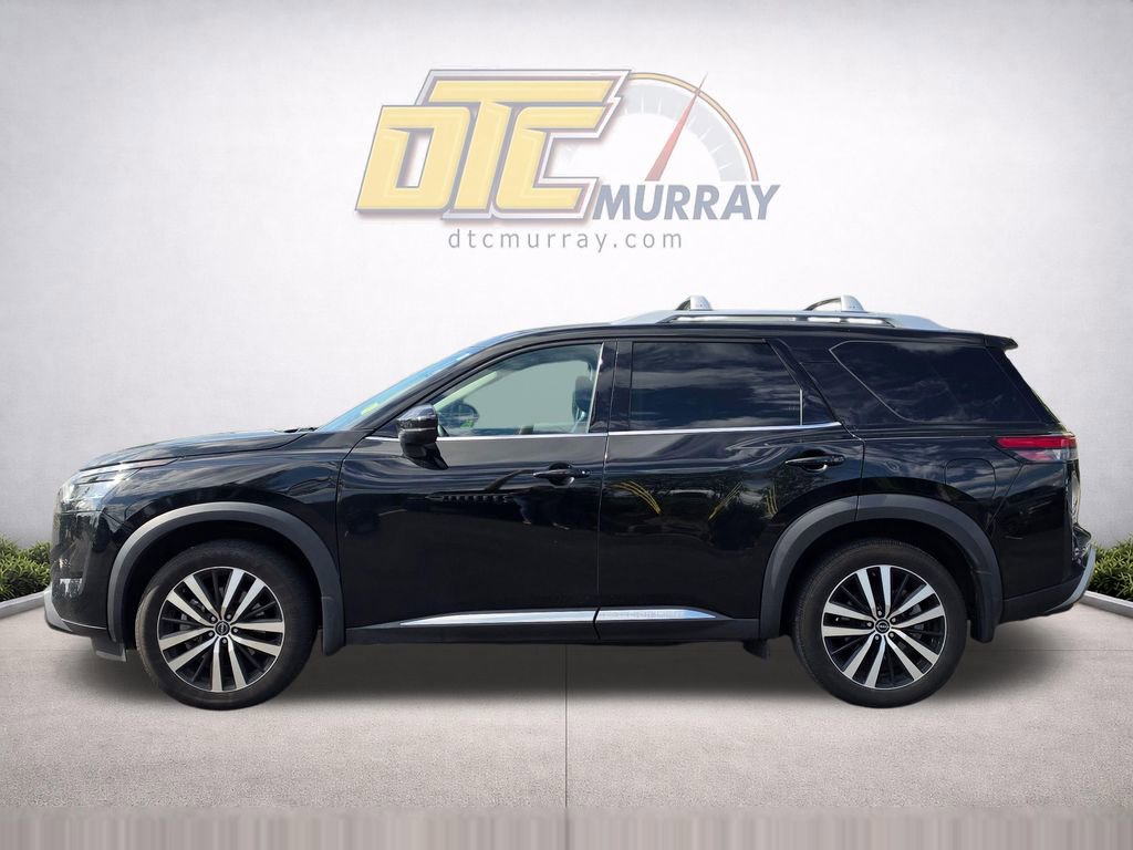 Used 2024 Nissan Pathfinder Platinum FWD image 2