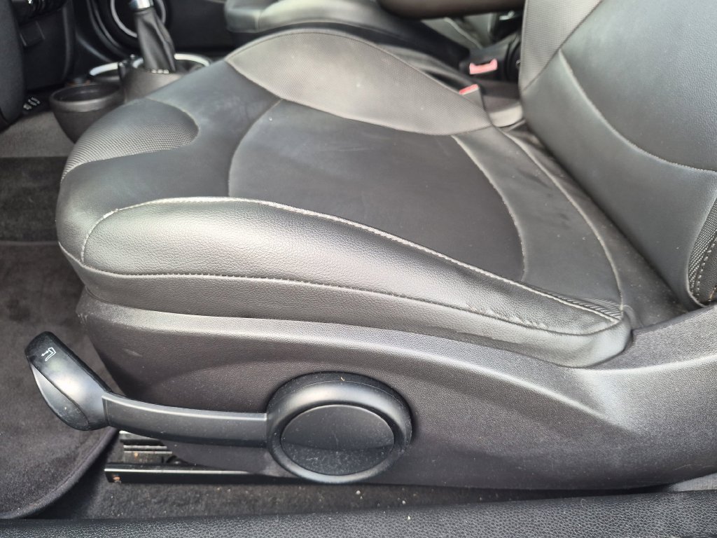 Used 2014 MINI Cooper Convertible FWD image 17