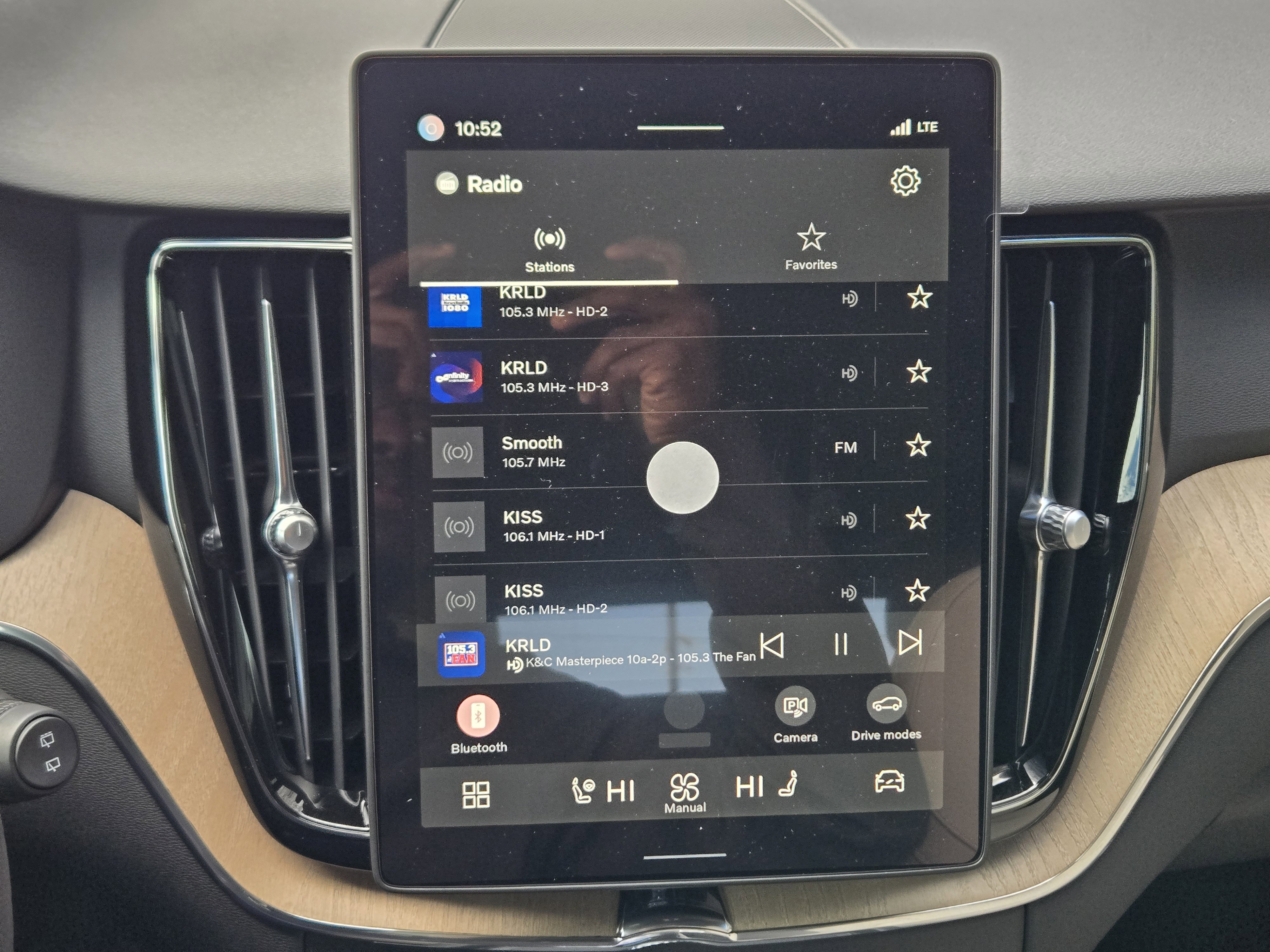 New 2026 Volvo XC60 T8 Plus w/ Protection Package Premier image 19