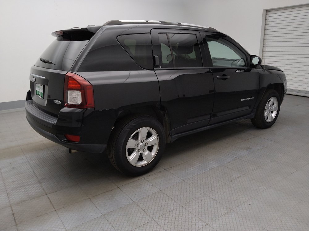 Used 2016 Jeep Compass Latitude FWD image 10