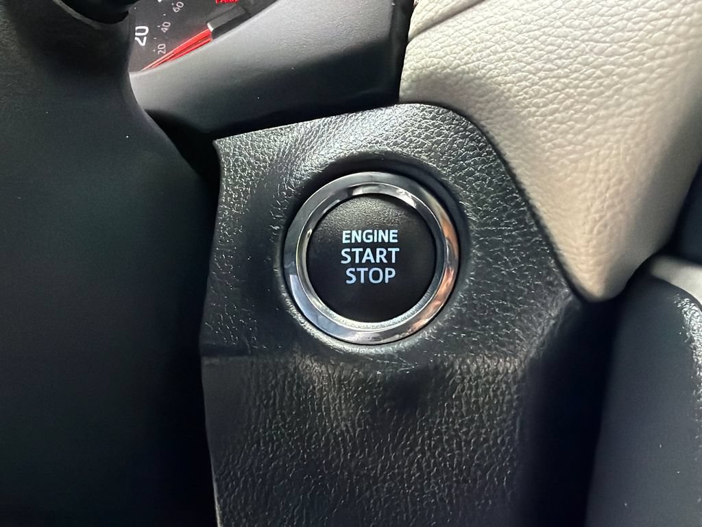 Used 2021 Toyota RAV4 XLE Premium AWD/4WD image 28
