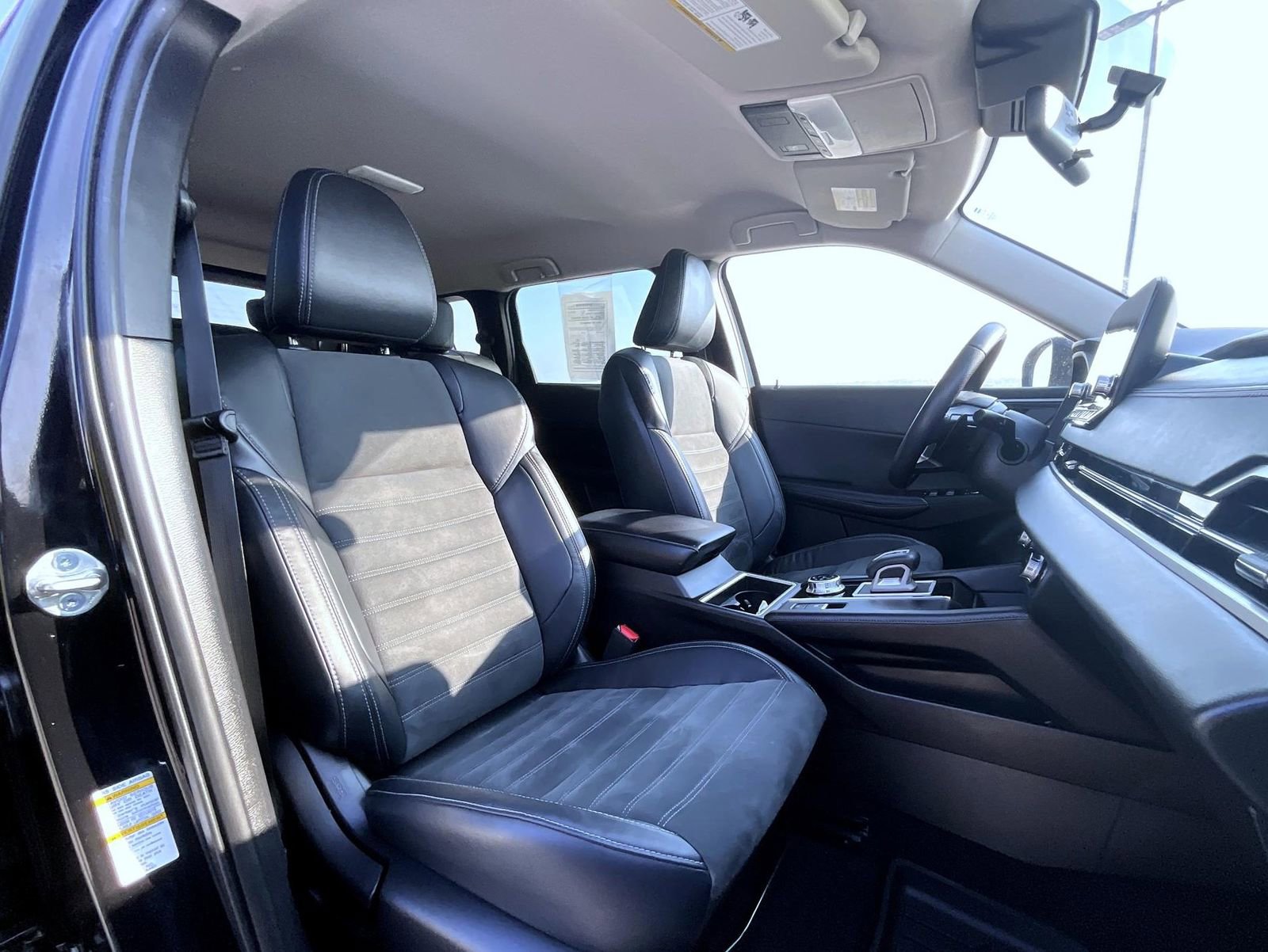 Used 2022 Mitsubishi Outlander SE image 16