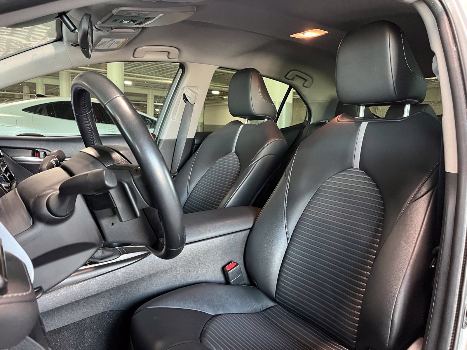 Used 2022 Toyota Camry SE w/ Carpet Mat Package (TMS) FWD image 13
