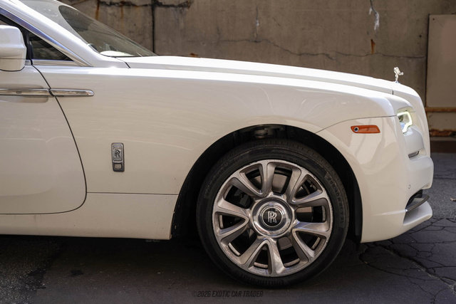Used 2017 Rolls-Royce Wraith RWD image 9