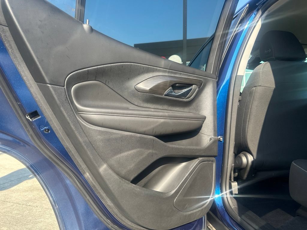 Used 2022 GMC Terrain SLE w/ LPO, Floor Liner Package FWD image 23