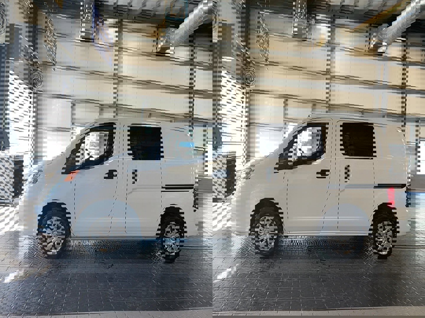 Used 2021 Nissan NV200 SV w/ Sliding Door Glass Package image 4