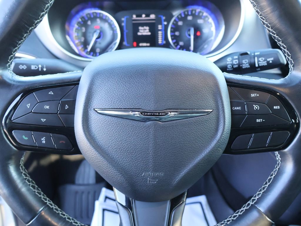 Used 2020 Chrysler Pacifica Touring w/ S Appearance Package image 28