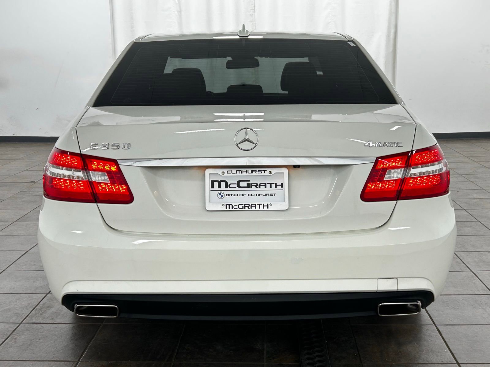 Used 2010 Mercedes-Benz E 350 4MATIC Sedan image 4