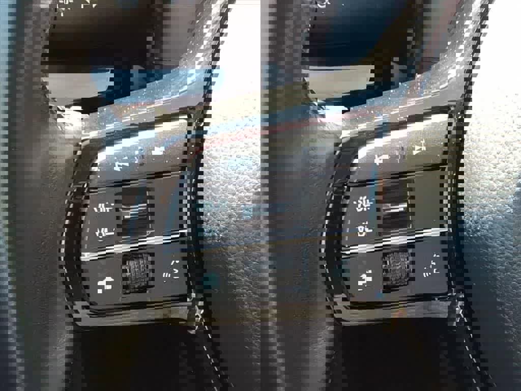 Used 2025 Honda CR-V EX-L image 17