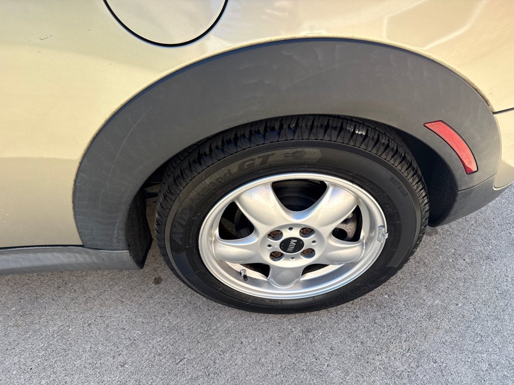 Used 2009 MINI Cooper Clubman Hardtop FWD image 16