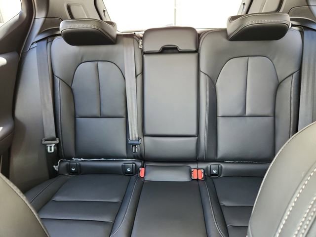 New 2025 Volvo XC40 B5 Core w/ Protection Package Premier AWD/4WD image 13