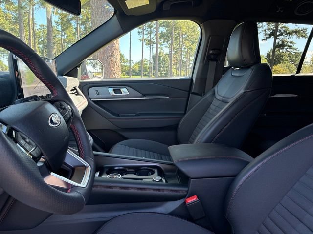 Used 2025 Ford Explorer ST-Line w/ Premium Package RWD image 21