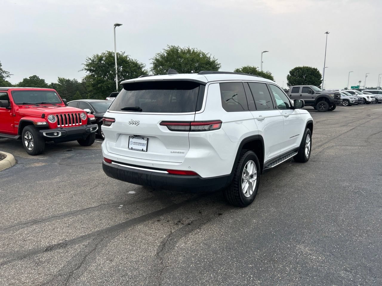Used 2025 Jeep Grand Cherokee L Laredo RWD image 4